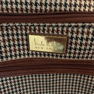 Nicole Miller rolling laptop w sleeve.